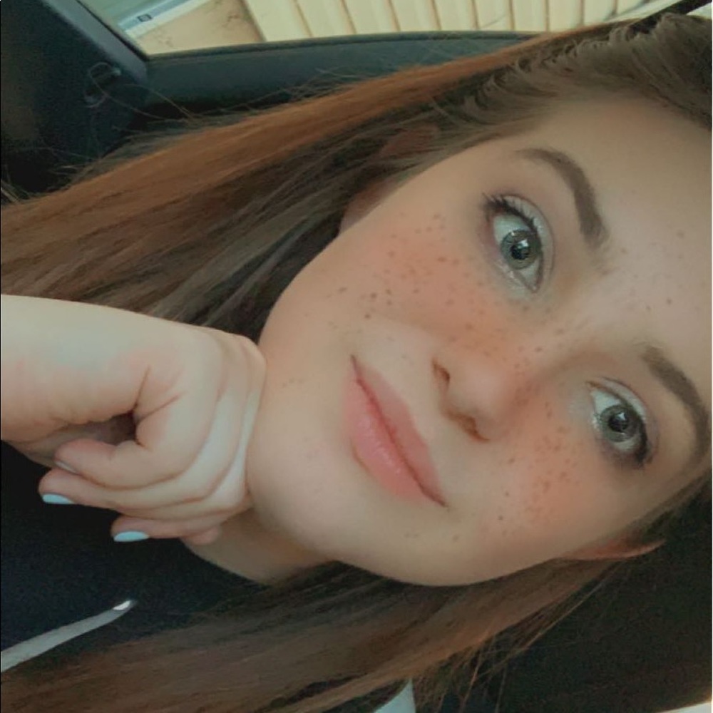 Meet your Posher, Rebecca breana